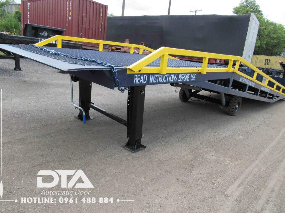 mobile yard ramp cau dan len container 37